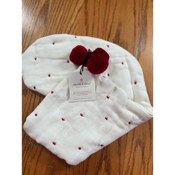 Hearth and Hand Red Star Stockings - Set of 2 - NWT - Picture 2 of 5